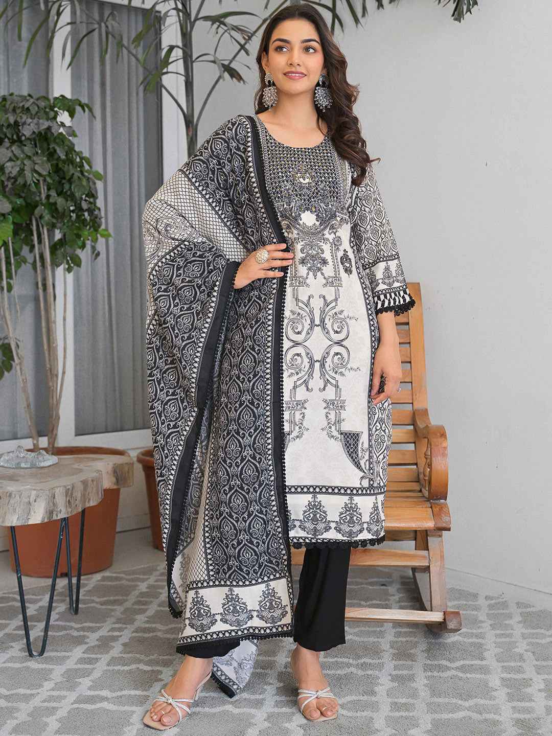 Black White Baroque Embroidery Kurta Set with Dupatta – The Layer Stories