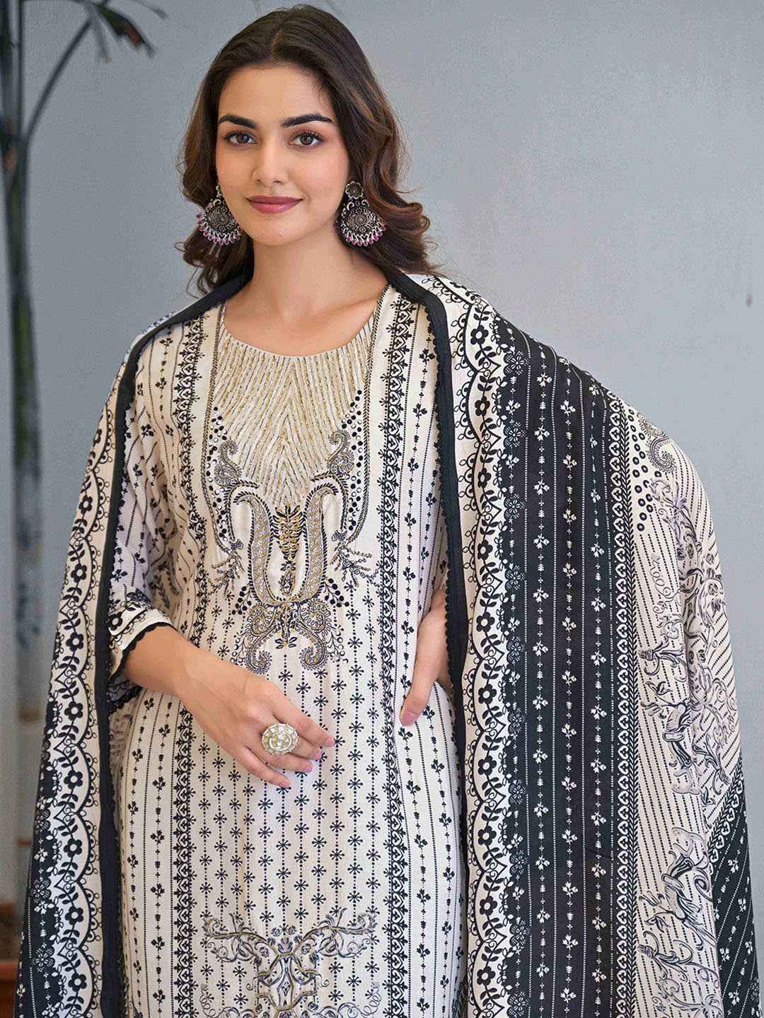 Black & White Embroidered  Kurta Set with Dupatta – The Layer Stories