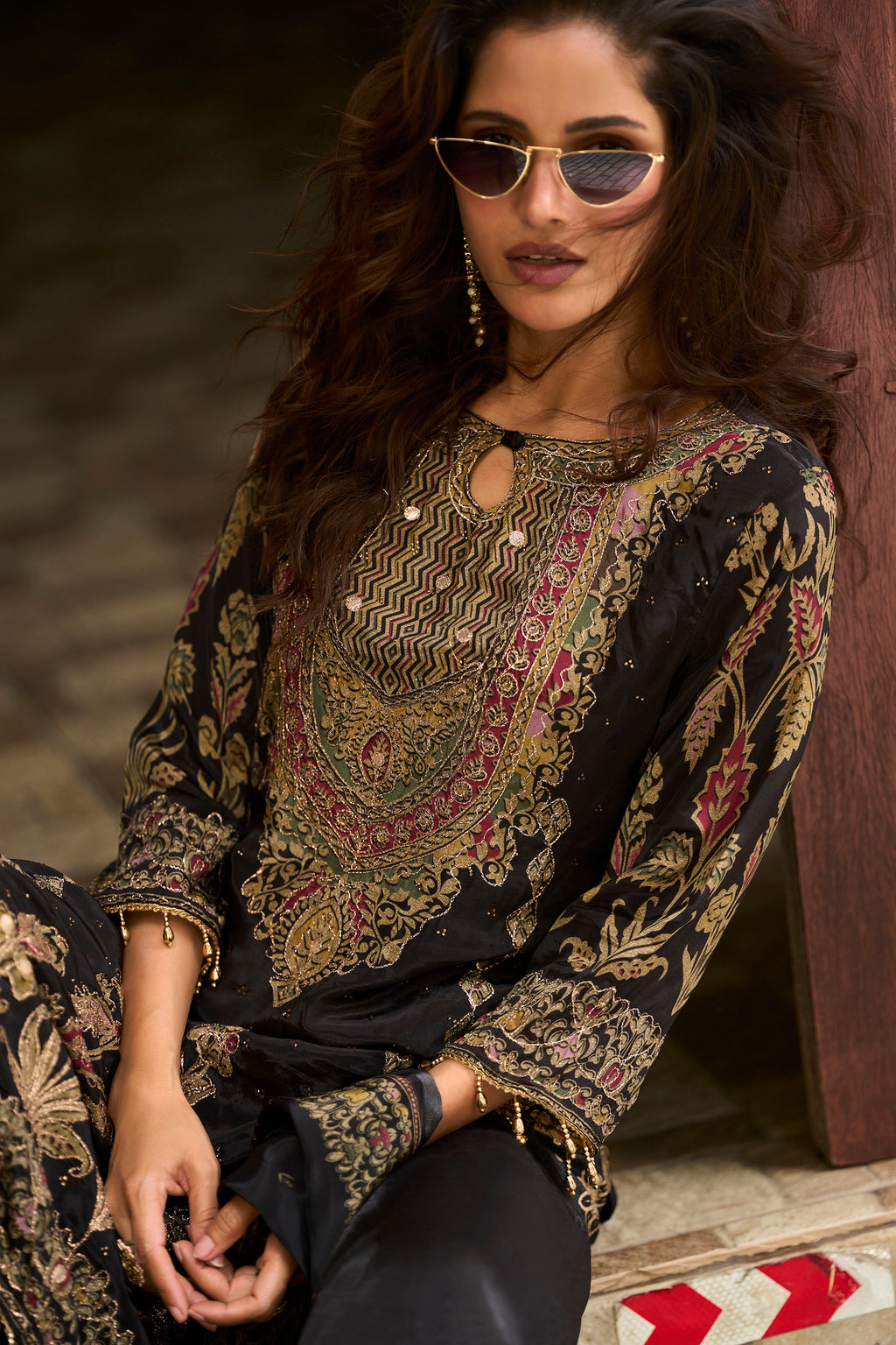 Black Black Gold Embroidered Kurta Set for Women - TLS-2