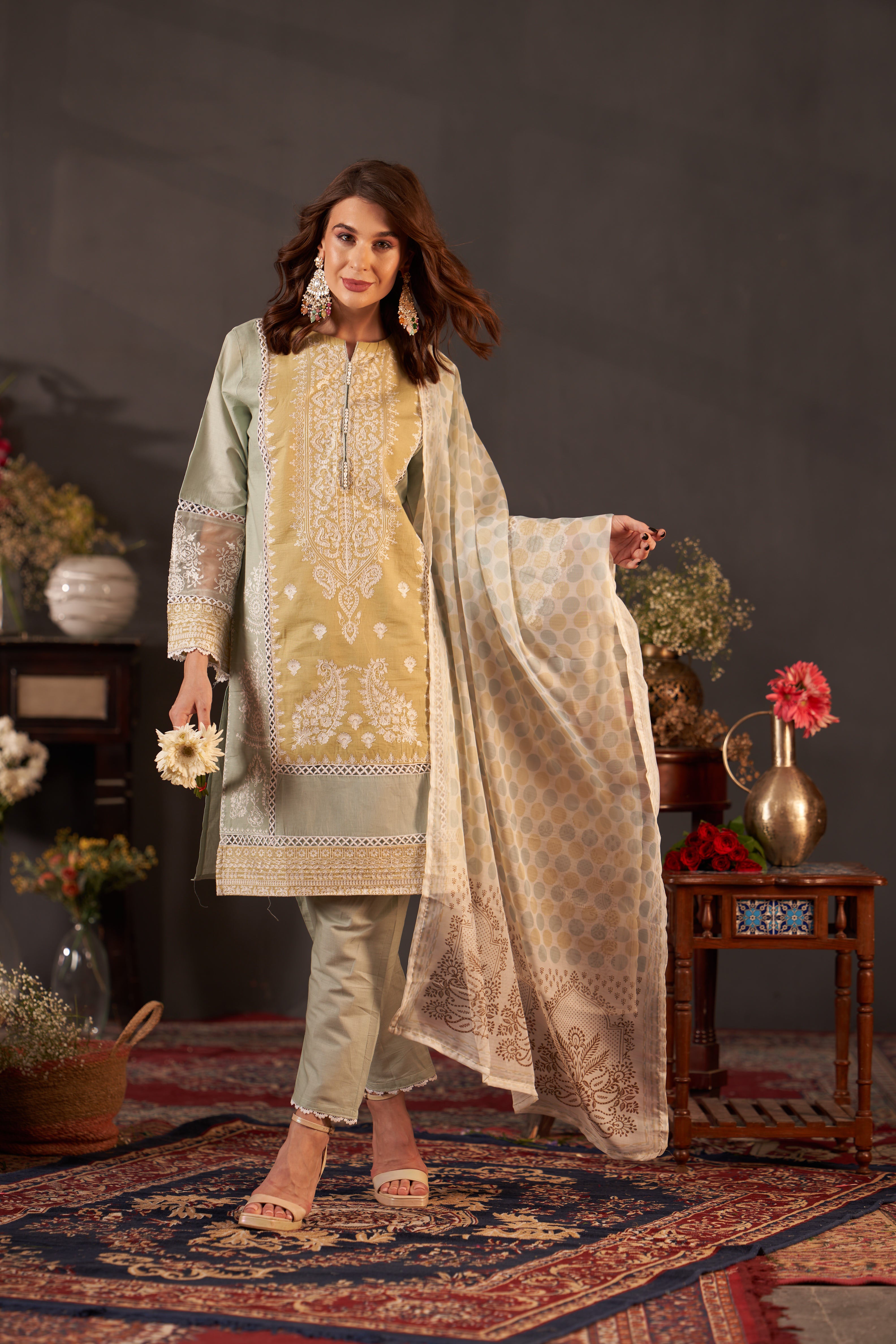 GreyPaisleyEmbroideredKurtaSetforWomen-TLS