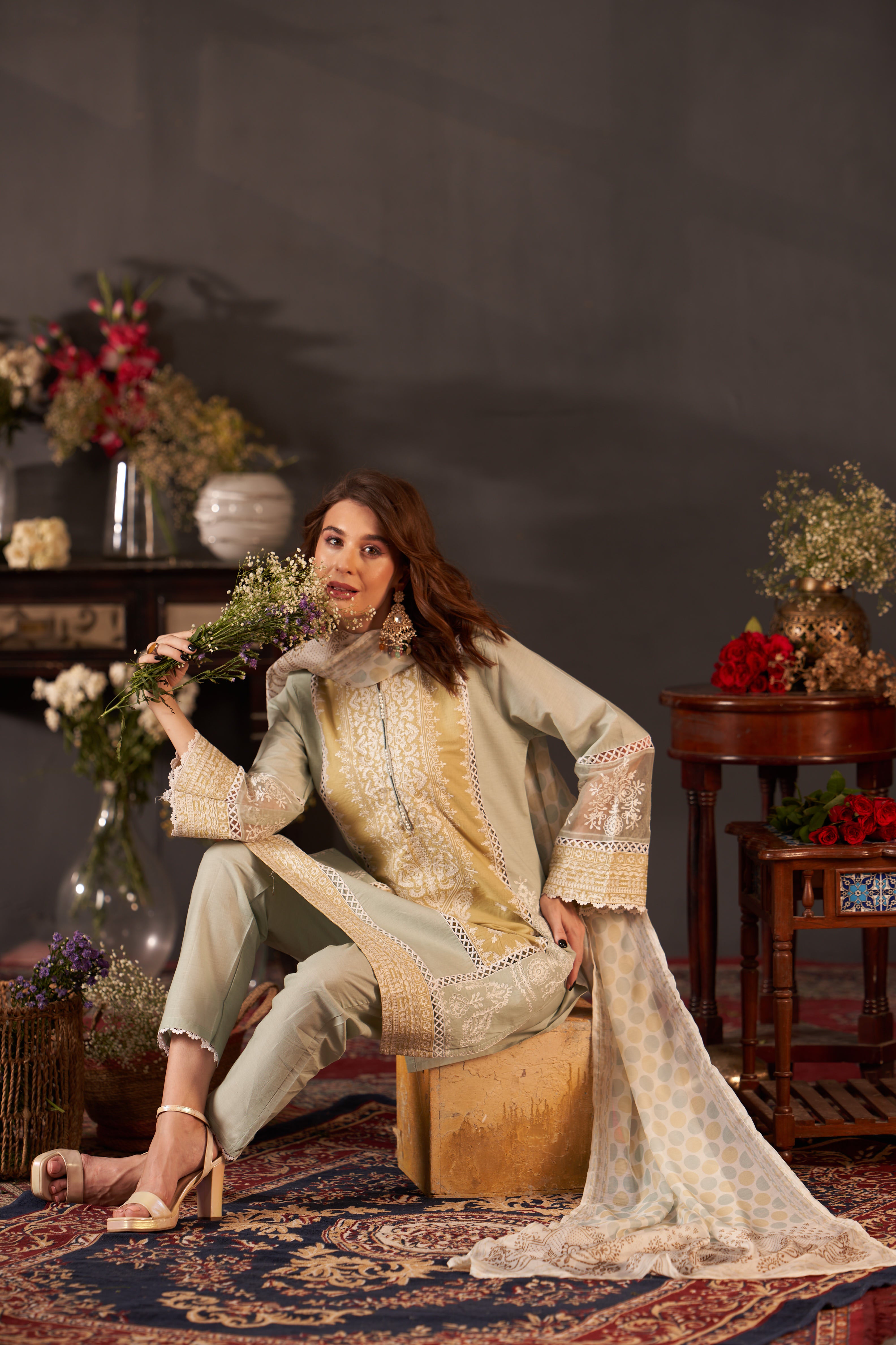 GreyPaisleyEmbroideredKurtaSetforWomen-TLS