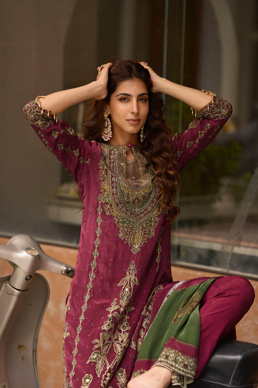 Maroon Elegant Maroon Gold Embroidered Kurta Set for Women - TLS-1