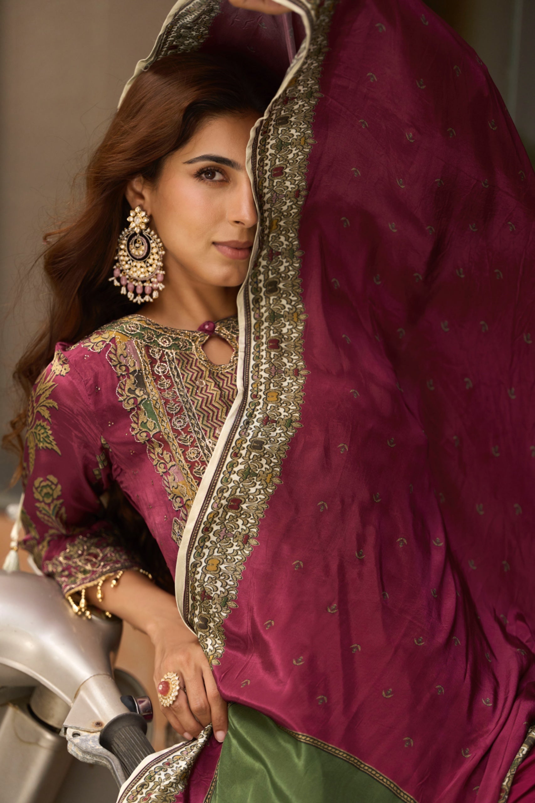 Maroon Elegant Maroon Gold Embroidered Kurta Set for Women - TLS-4