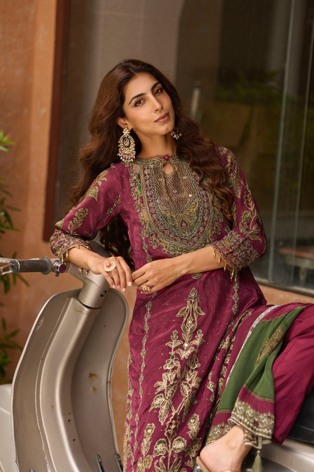 Maroon Elegant Maroon Gold Embroidered Kurta Set for Women - TLS-5