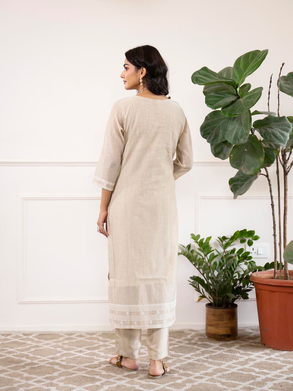Offwhite_mustardGeometricMotifsPrintedKurtaSetforWomen-TLS