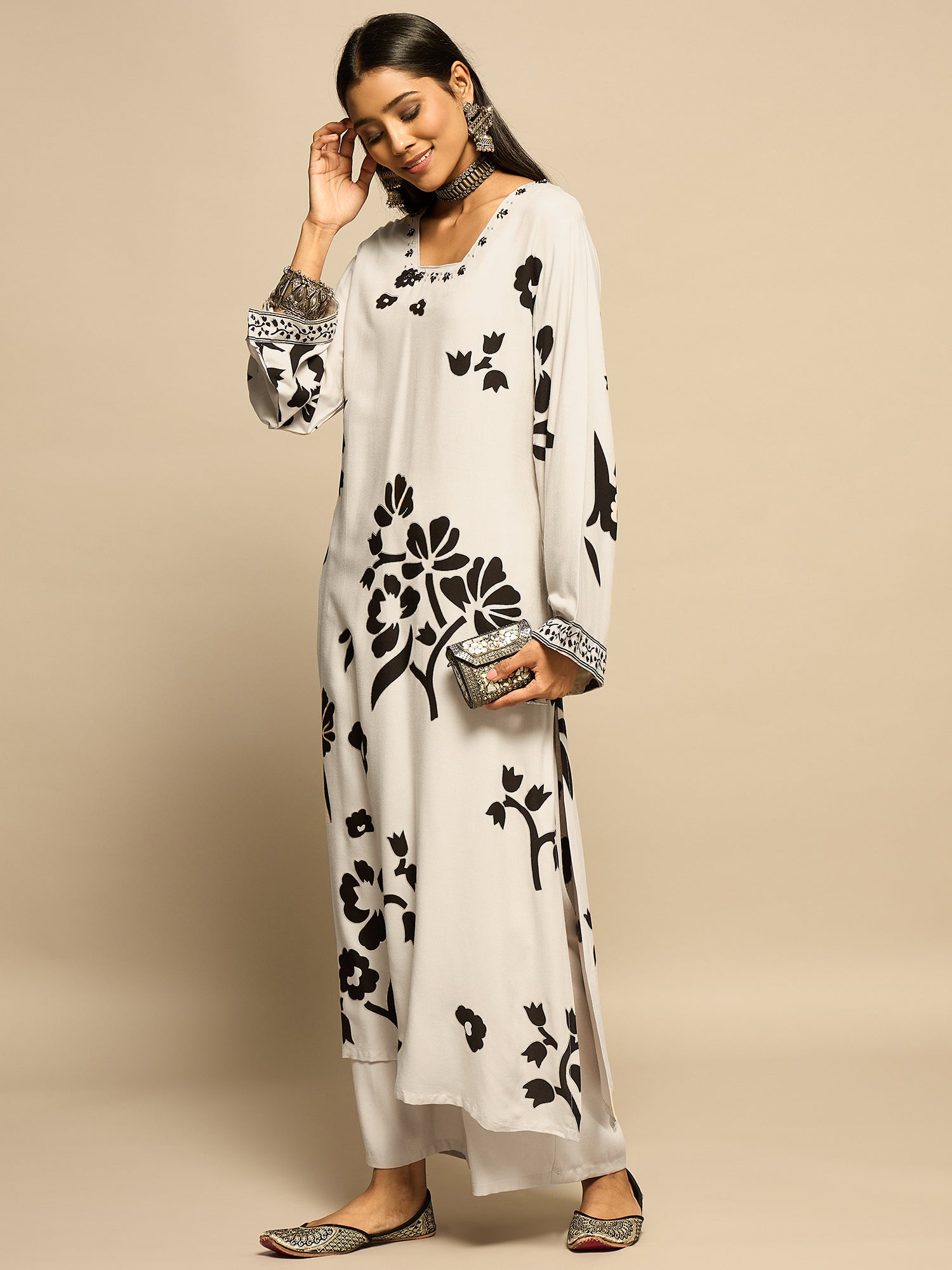 WhiteFloralPrintedMotifsKurtaSetforWomen-TLS-4