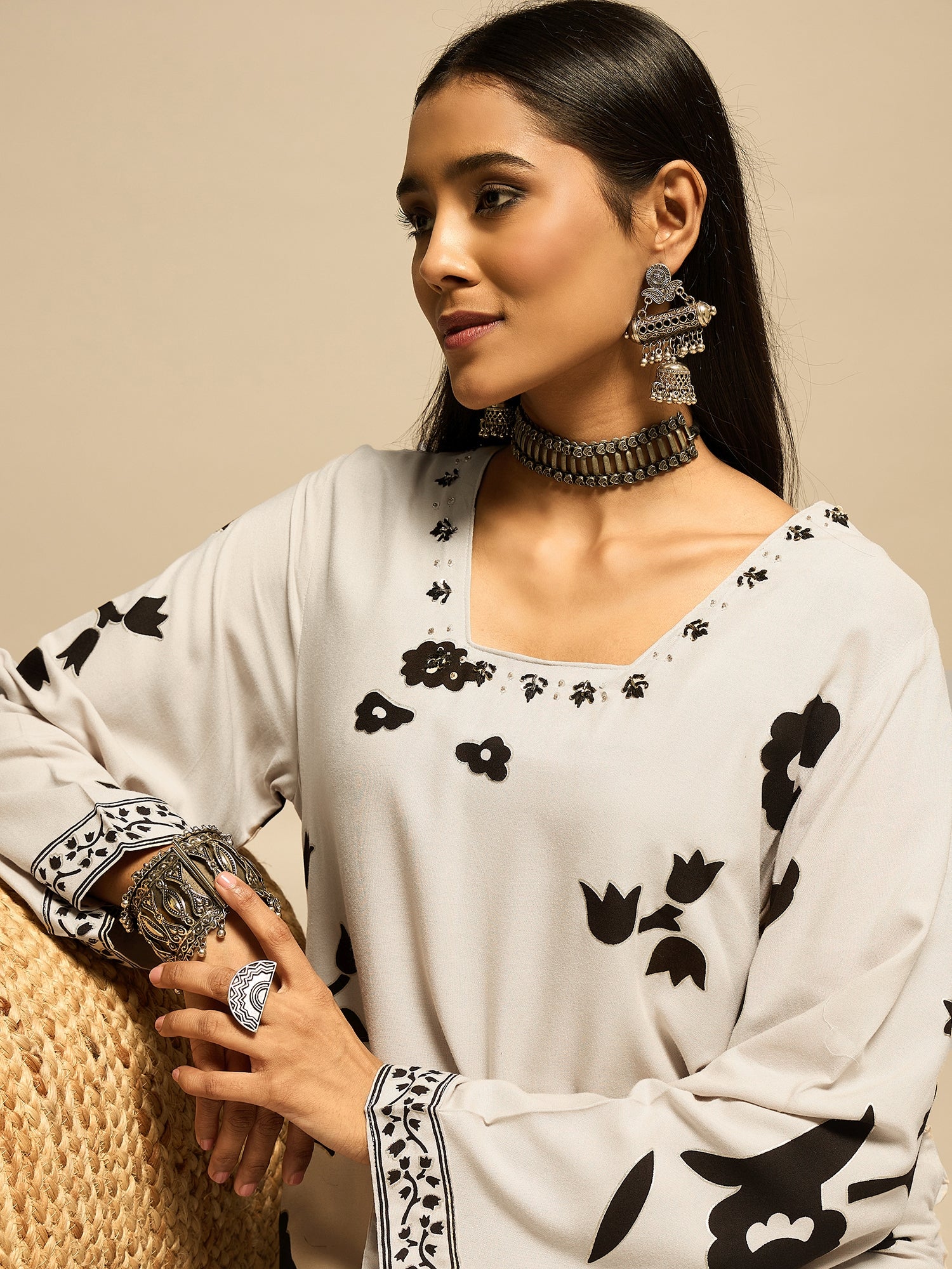 WhiteFloralPrintedMotifsKurtaSetforWomen-TLS-5