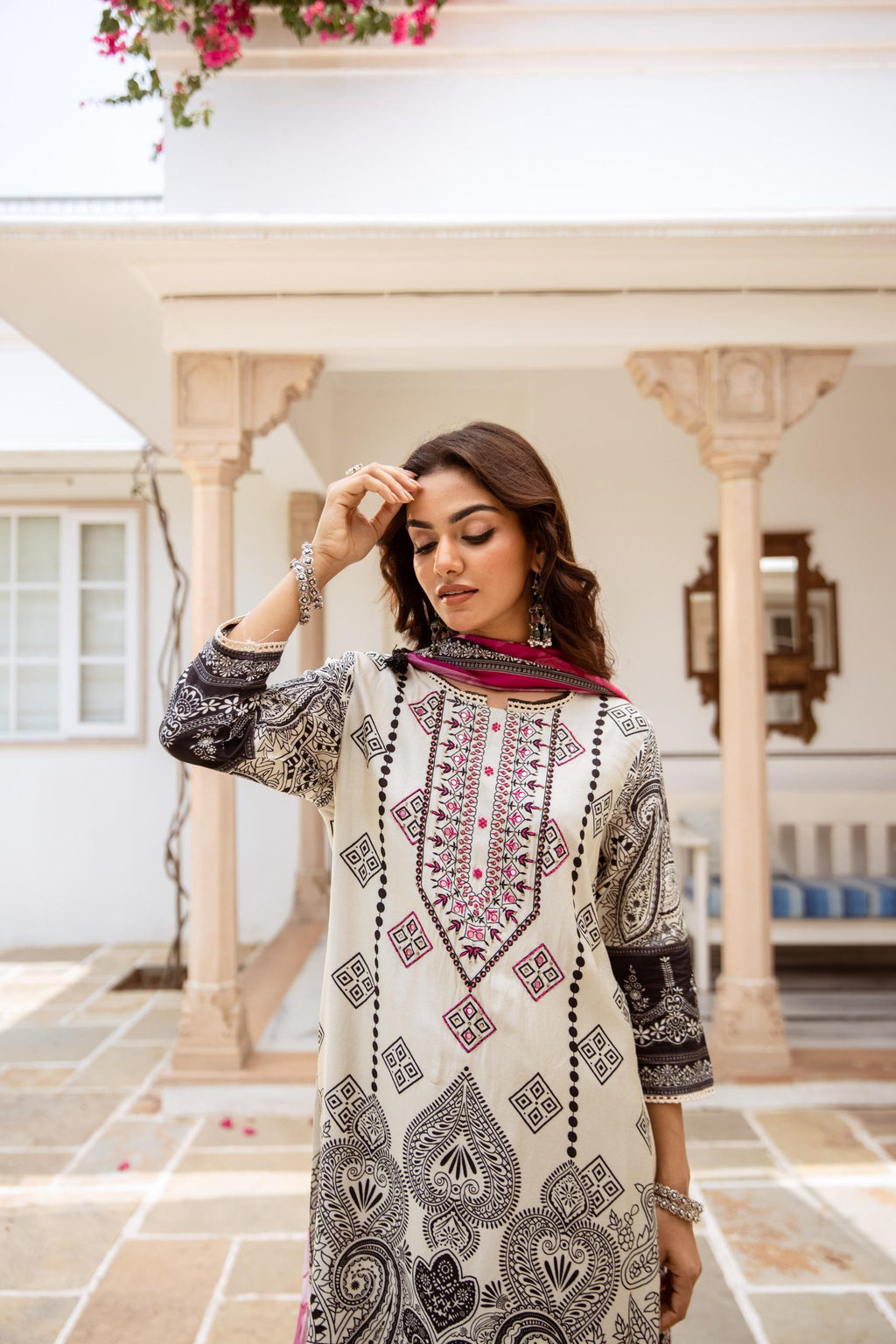 WhiteGeometricPrintedKurtaSetforWomen-TLS