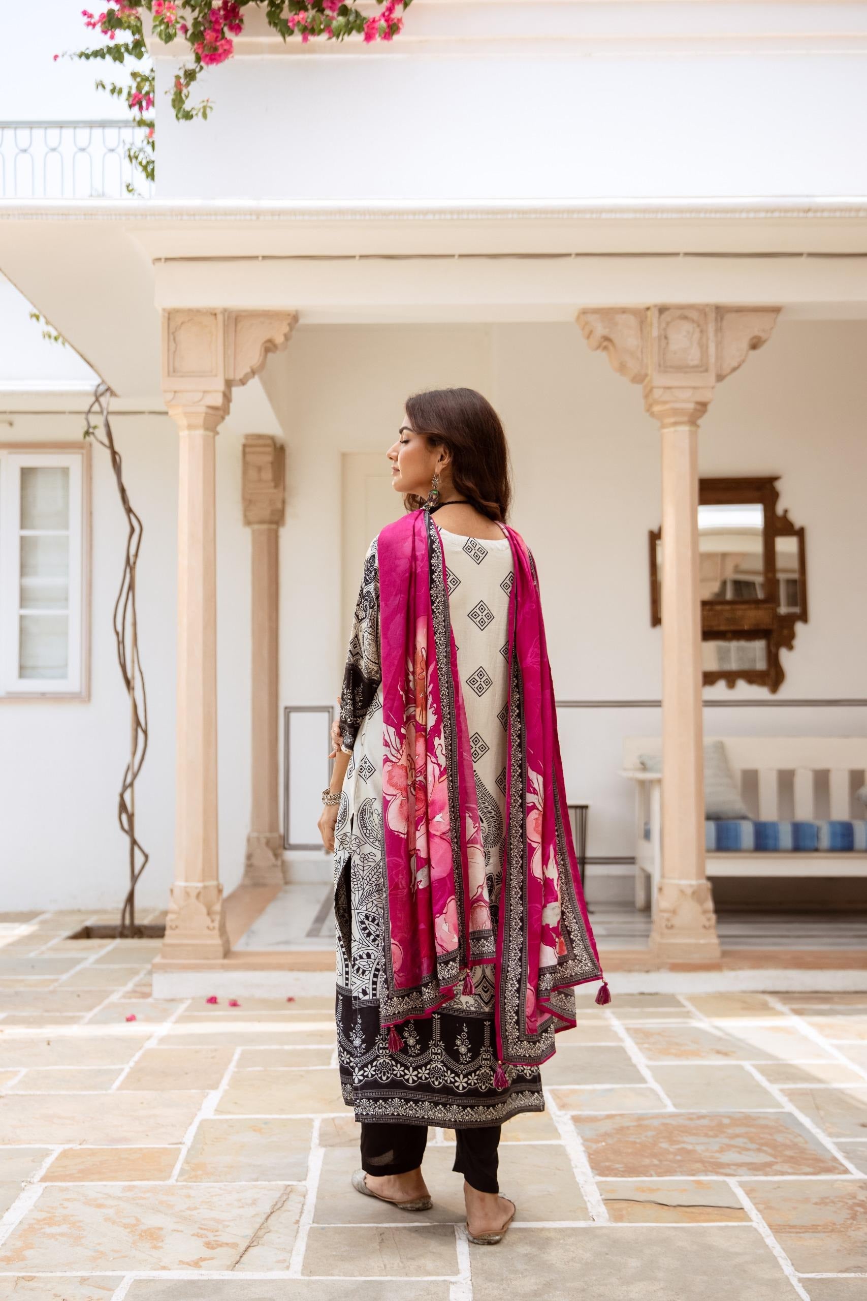 WhiteGeometricPrintedKurtaSetforWomen-TLS