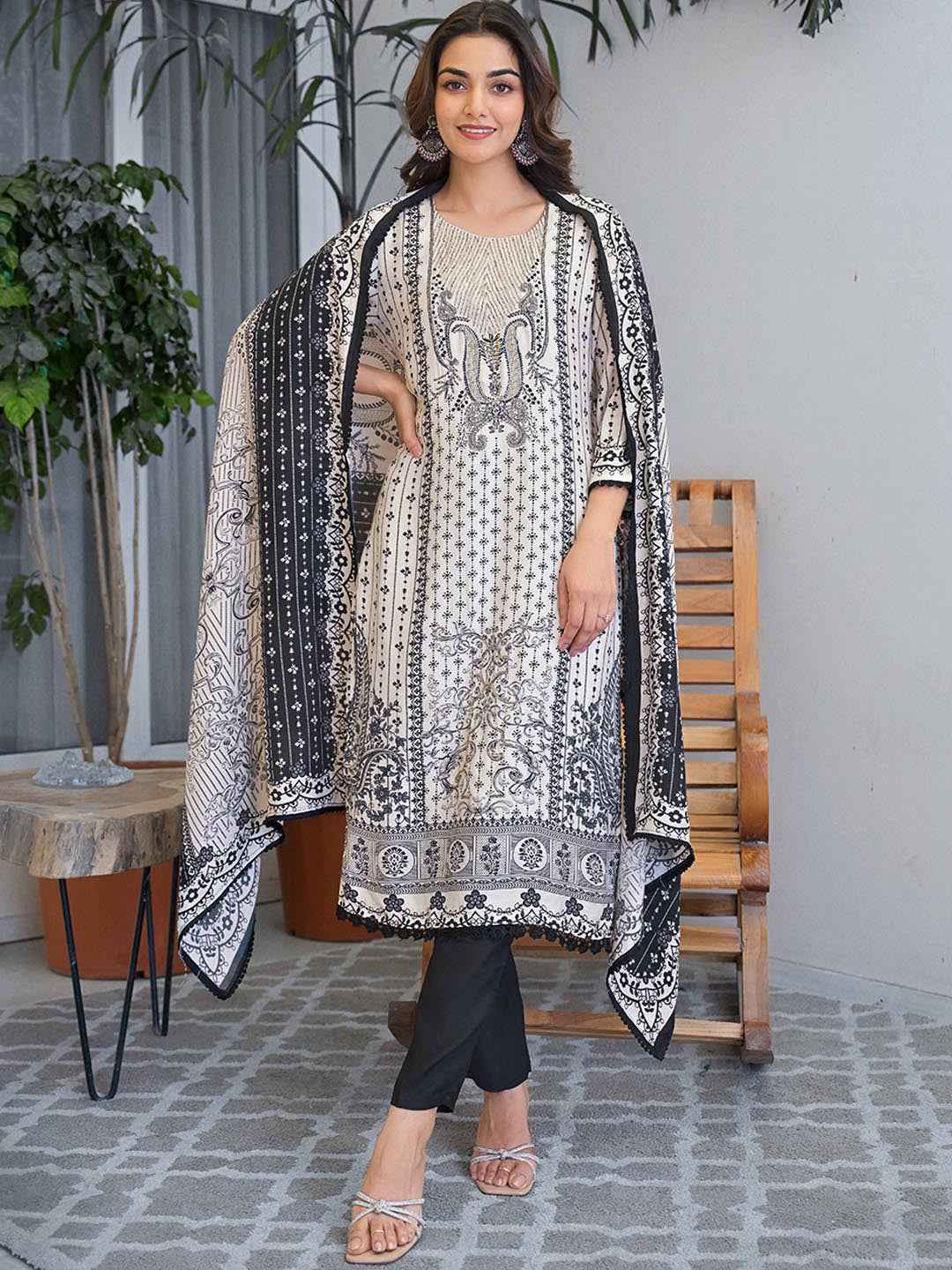 Black & White Embroidered  Kurta Set with Dupatta – The Layer Stories