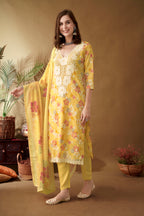 YellowFloralEmbroidaryPatchworkKurtaSetforWomen-TLS_2
