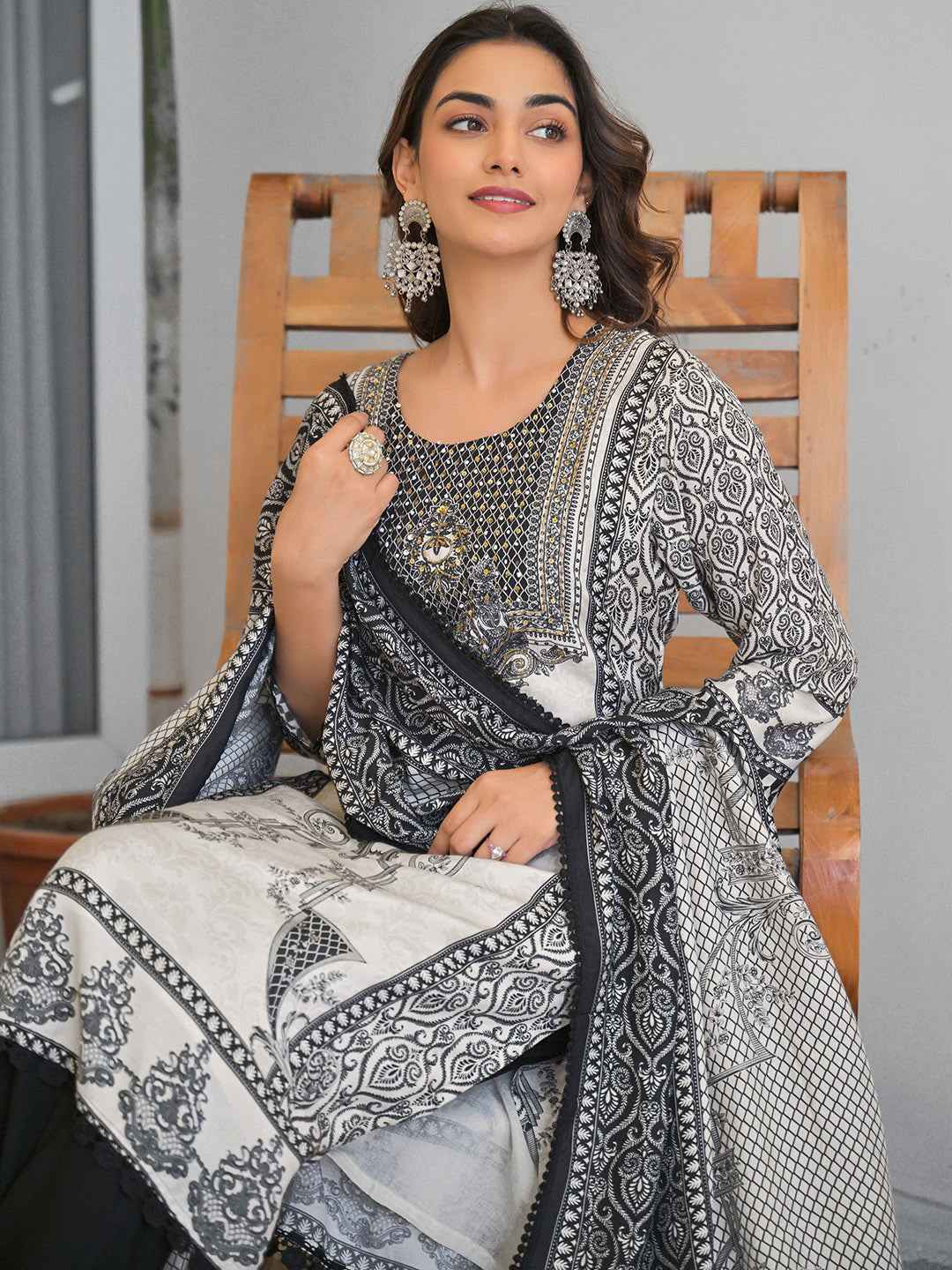 Black White Baroque Embroidery Kurta Set with Dupatta – The Layer Stories