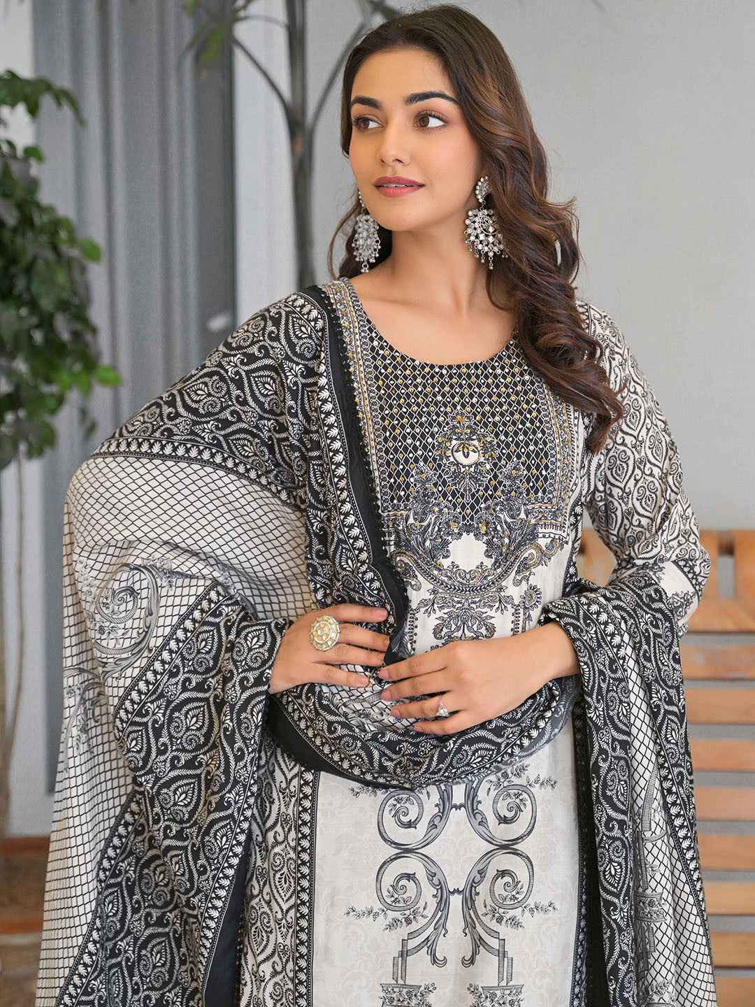 Black White Baroque Embroidery Kurta Set with Dupatta – The Layer Stories