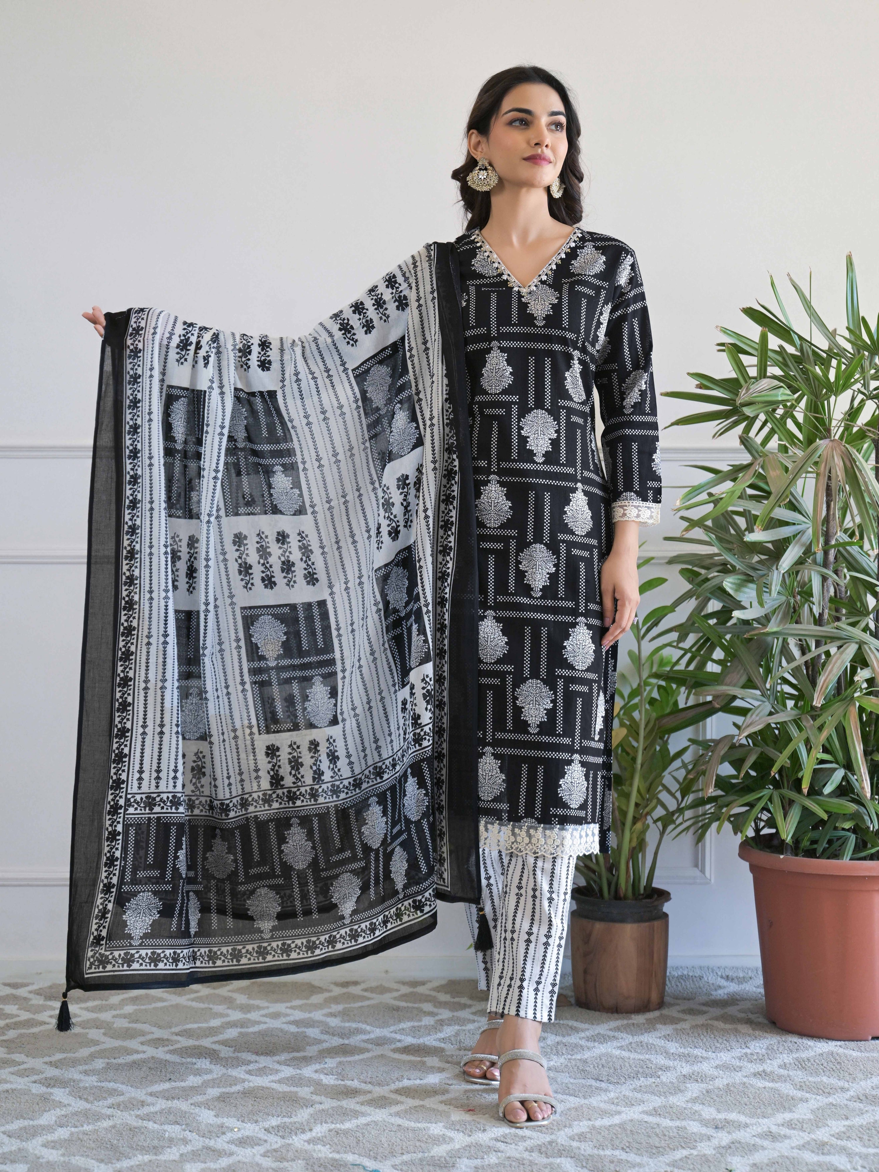 Buta Geometric Printed Kurta Set for Women - TLS
