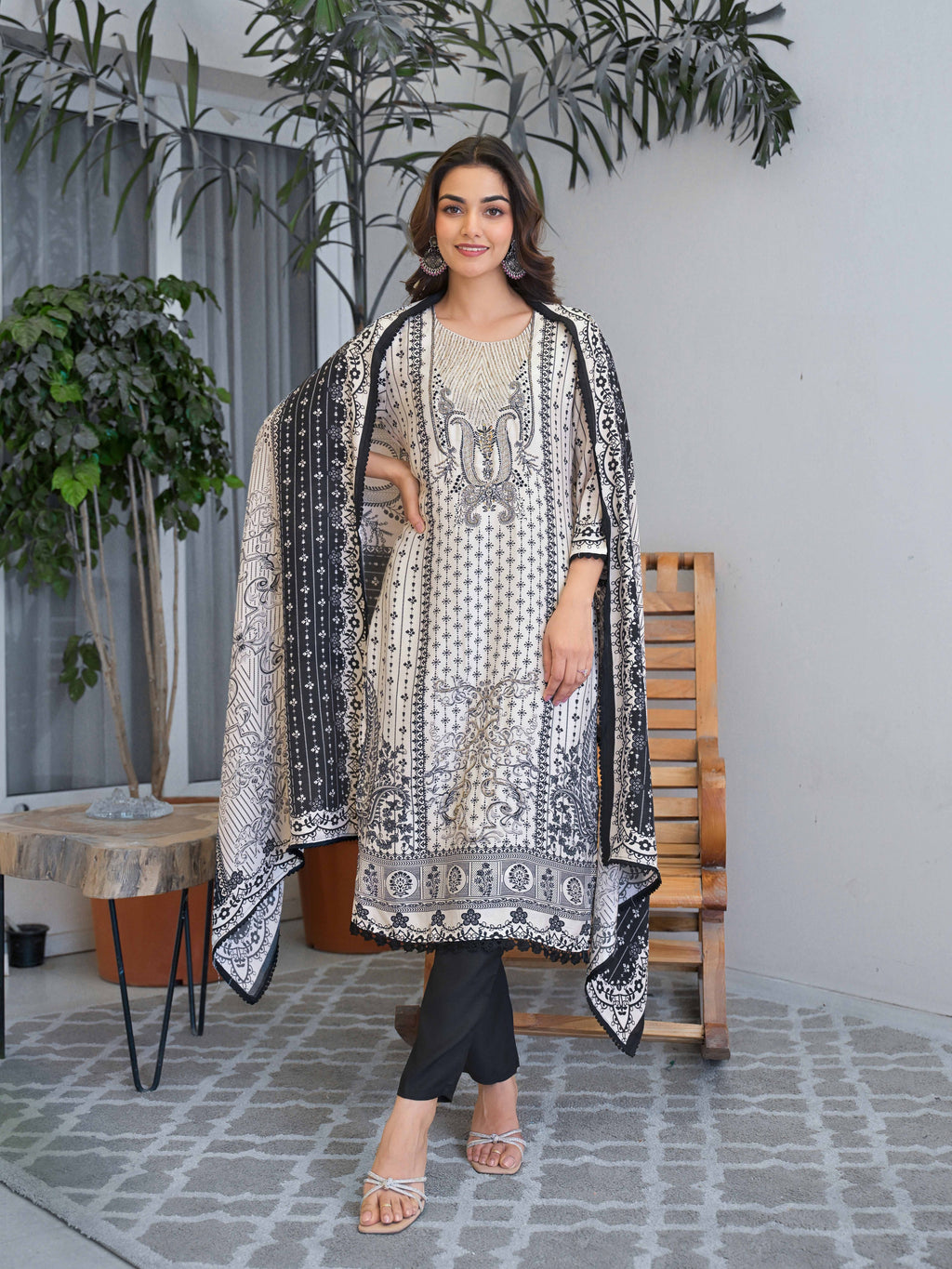 White Motifs Embroidered Kurta Set for Women - TLS