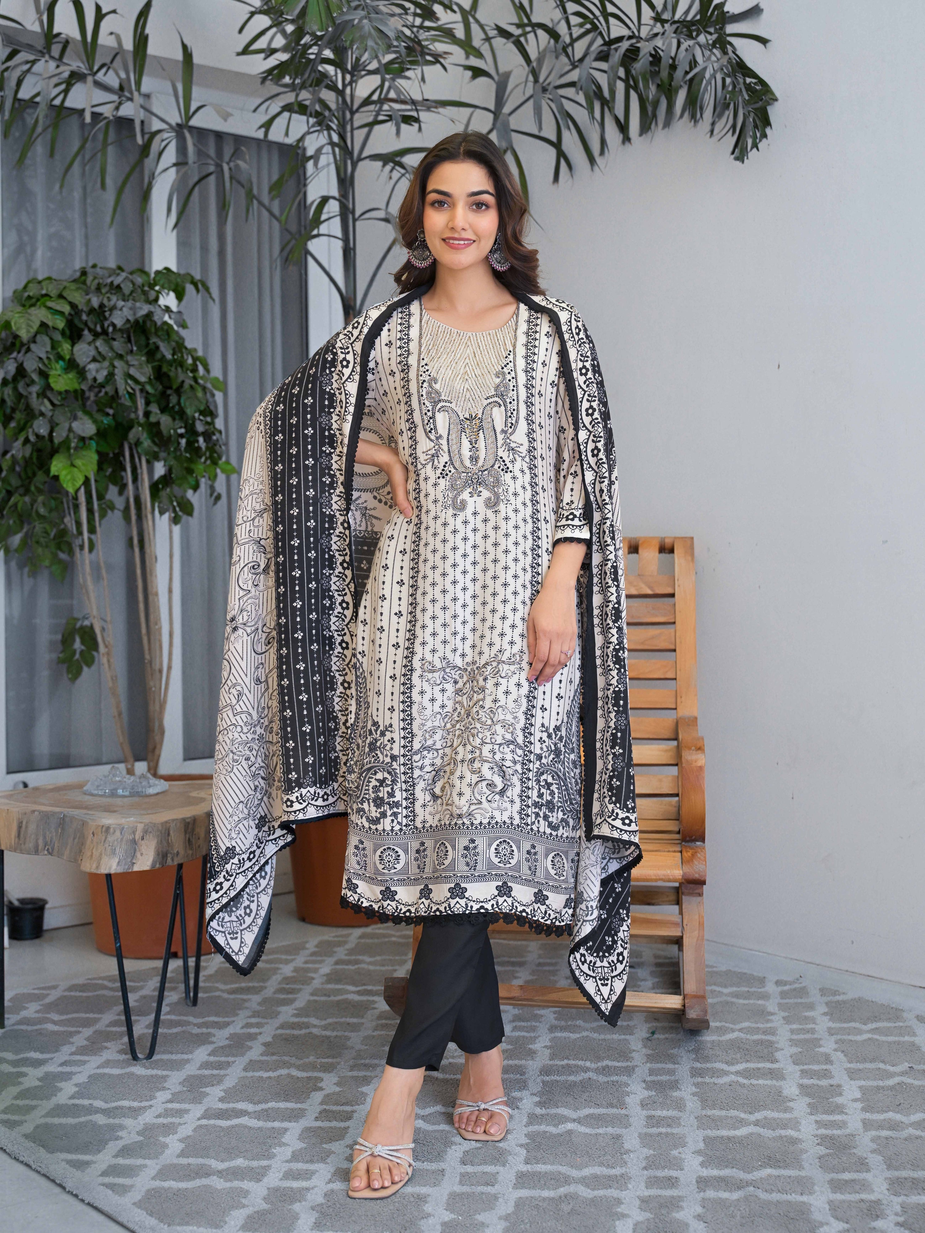 White Motifs Embroidered Kurta Set for Women - TLS