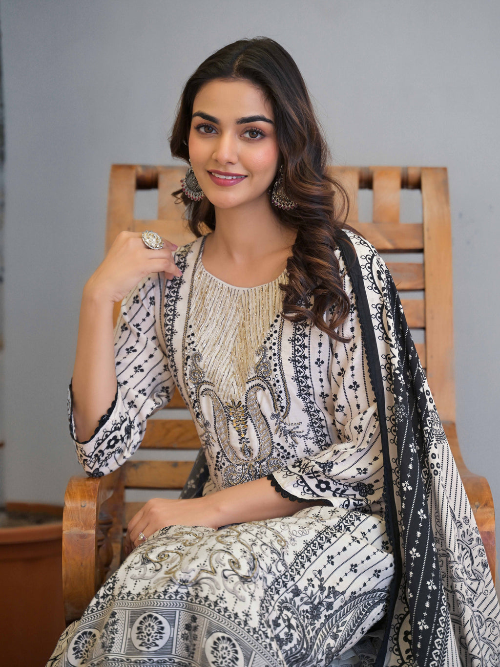 White Motifs Embroidered Kurta Set for Women - TLS