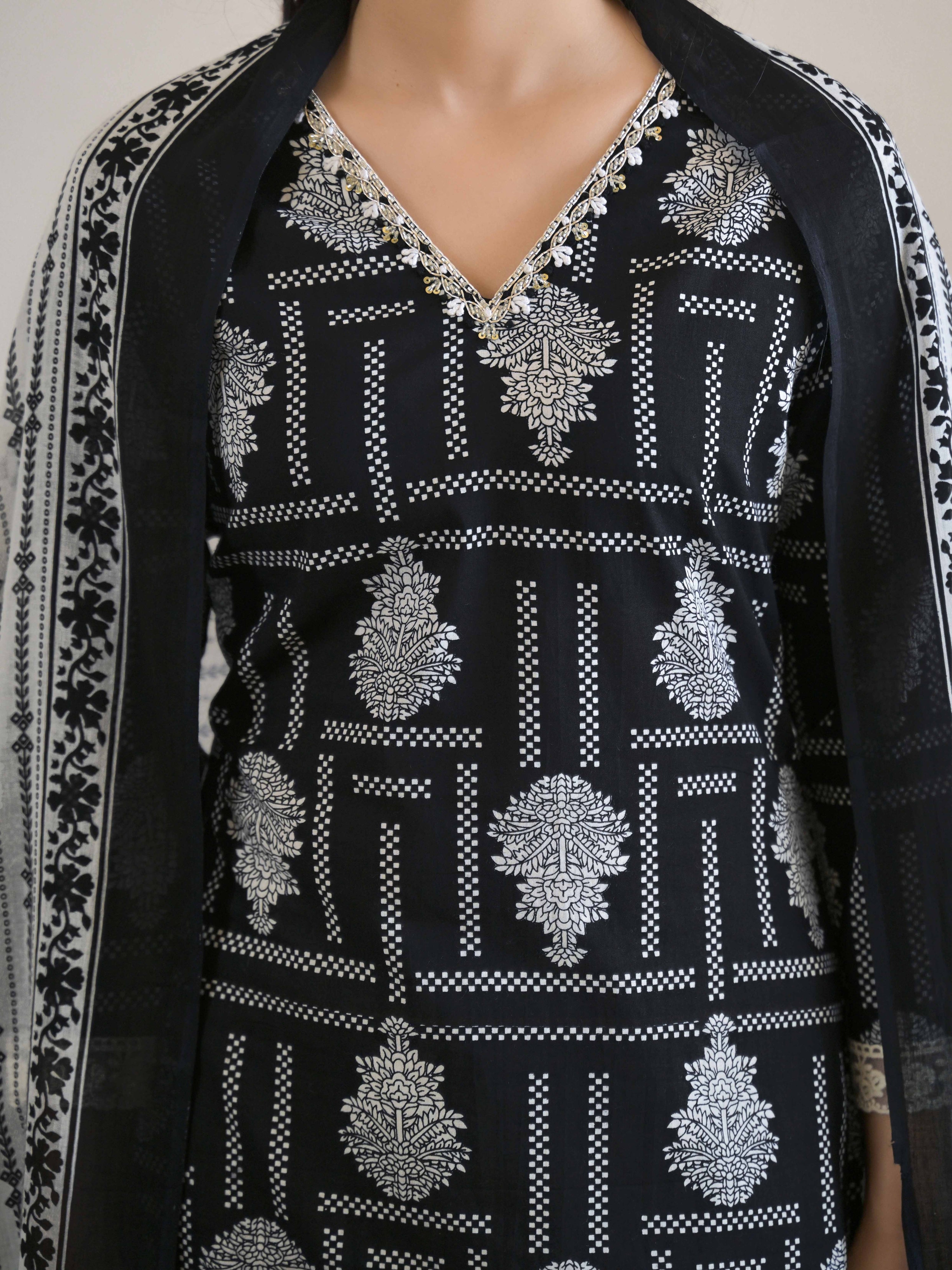 Buta Geometric Printed Kurta Set for Women - TLS